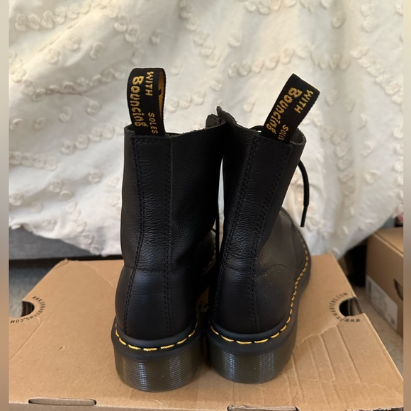 Pascal Doc Martens - Picture 2 of 5